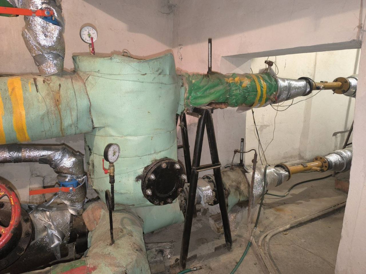 Учреждение здравоохранения "4-я городская клиническая больница имени Н.Е. Савченко" ремонт теплового узла